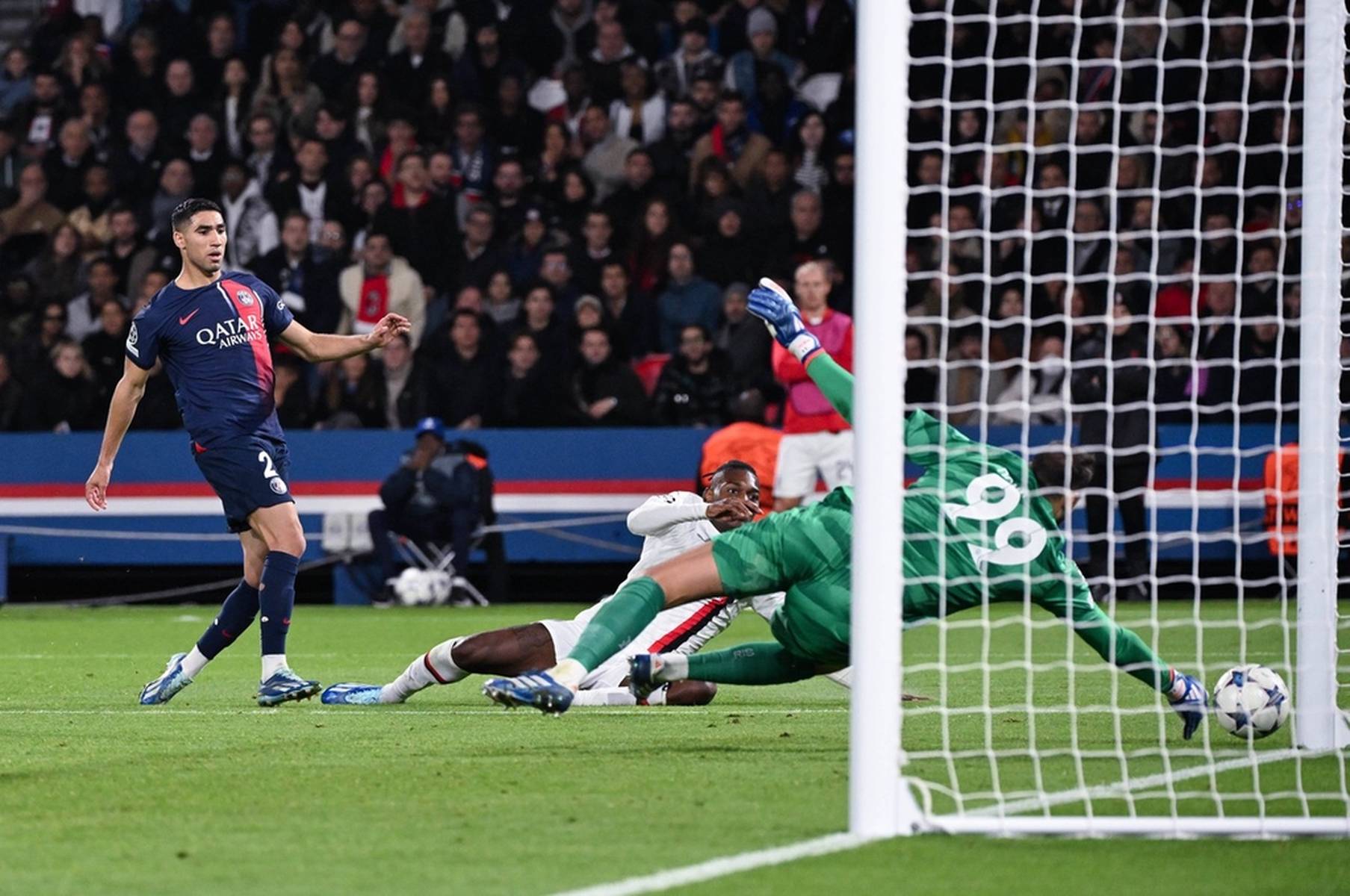 法蒂被边缘 法蒂被边缘