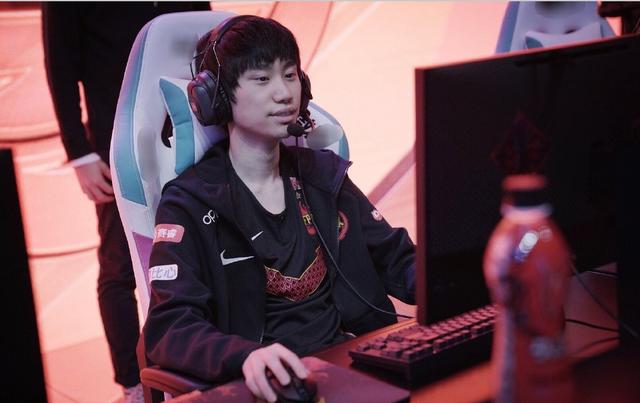 占据场上主 占据场上主